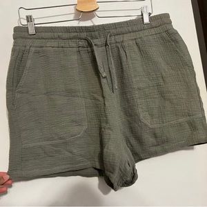 NWT, drawstring shorts